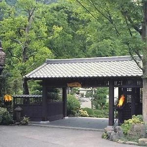 https://motoyu-ryokan.kanagawa-hotels.com